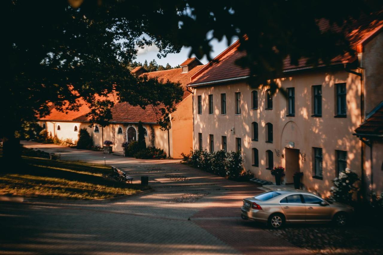 Slokenbekas Muiza Hotel Milzkalne Ngoại thất bức ảnh